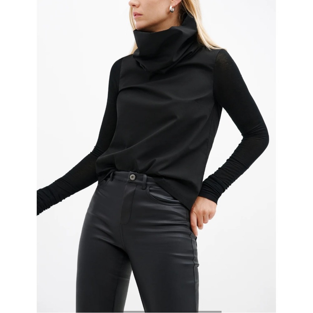 Black Long Sleeve Funnel Neck Top - Women's Tee